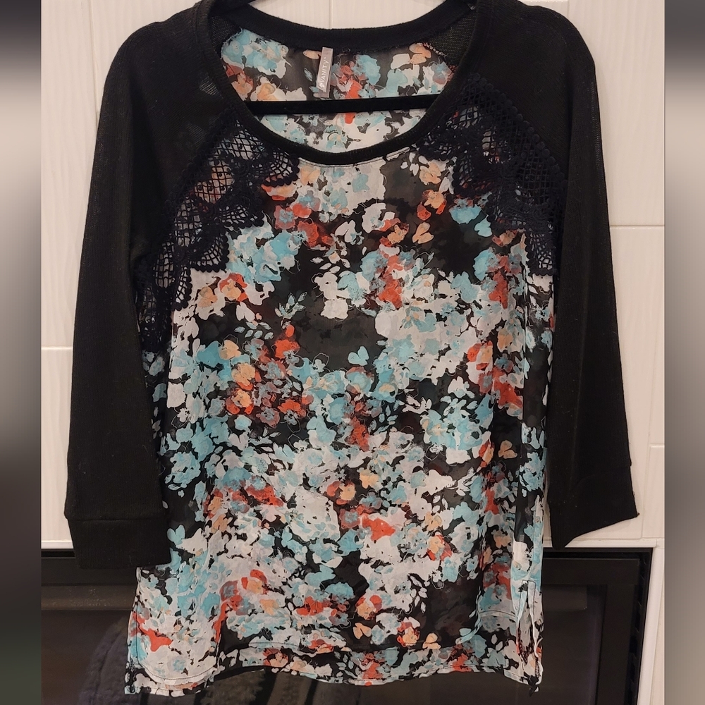 Womens Vanity Size M Top